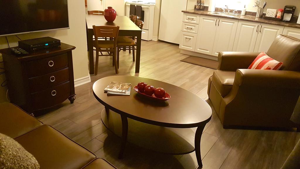 1-Bedroom Apartment Sweet #8 By Amazing Property Rentals Гатіно Екстер'єр фото